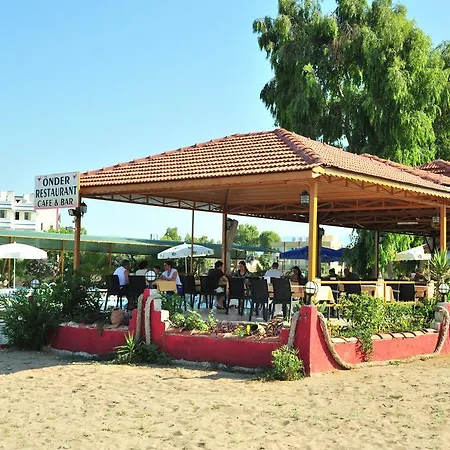 Oender Yildiz מלון